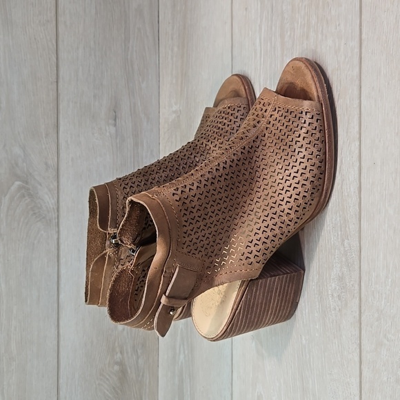 Vince Camuto Women Ankle Leather Open Toe Heels shoes sz 7M - Picture 1 of 11